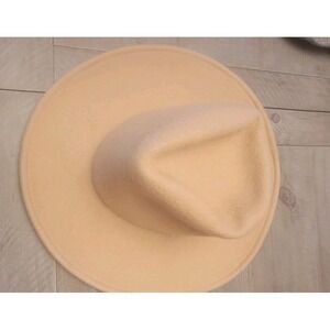 Universal thread wool HAT Beige Wool Hat Universal Threads Good Co VN 1108435